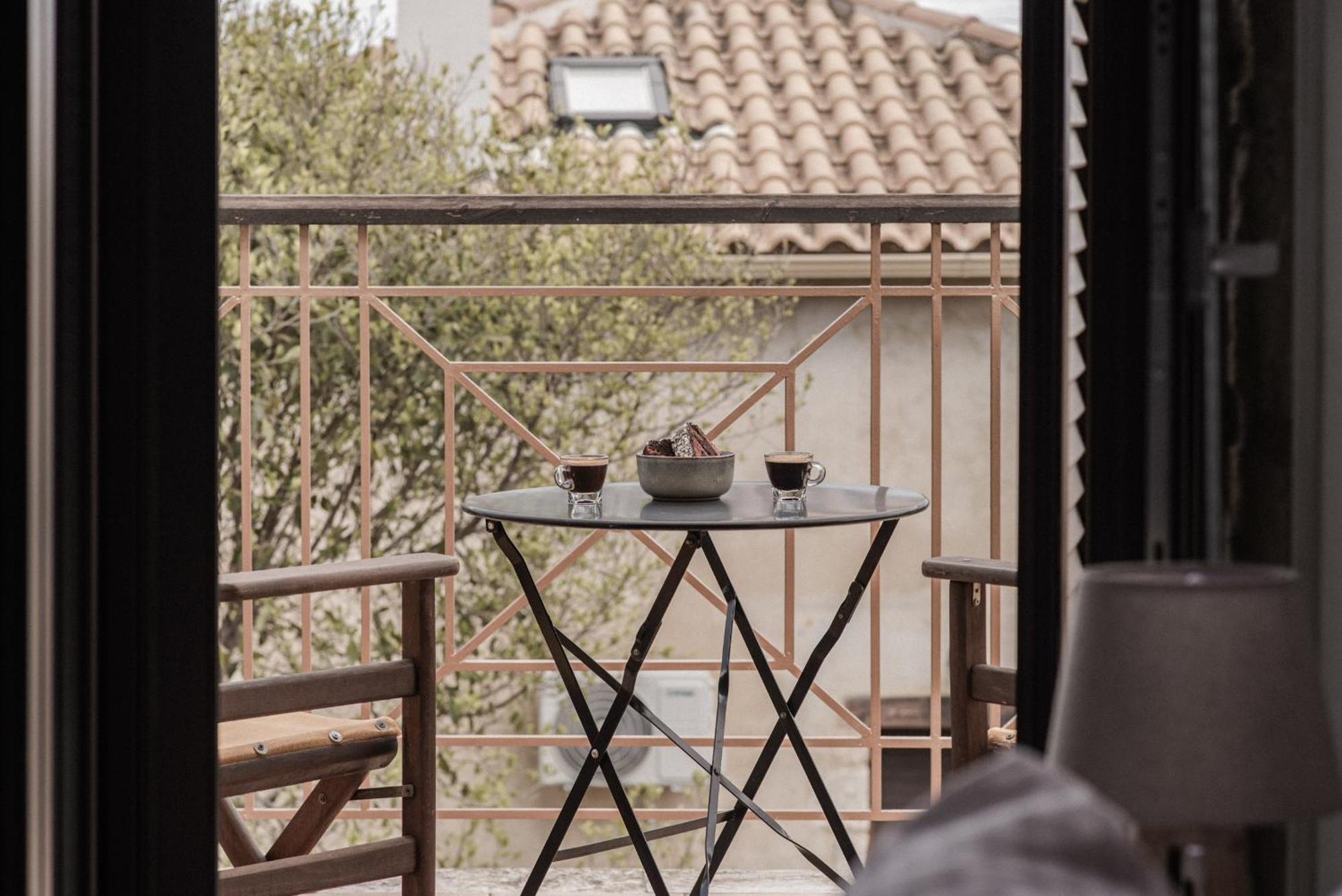 Villa Viatzo - Eclectic With Heated Saltwater Pools Mouzákion