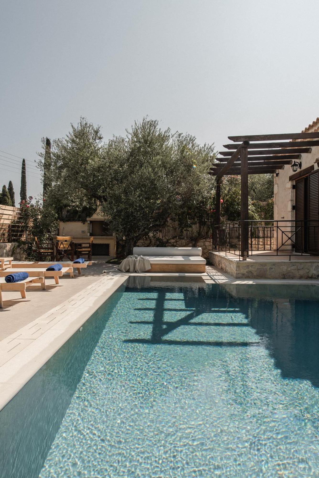 Viatzo - Eclectic With Heated Saltwater Pools